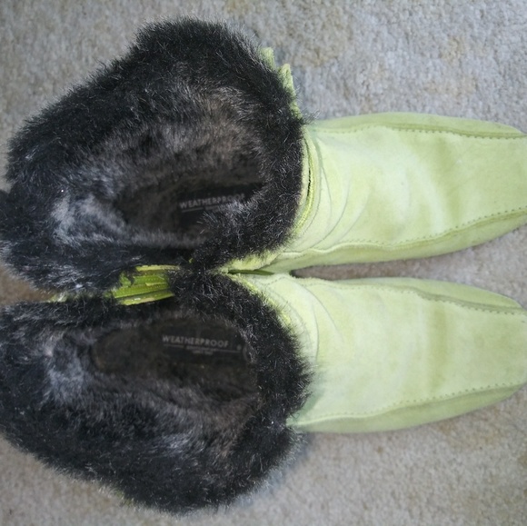 Lime green suede booties - Picture 4 of 7